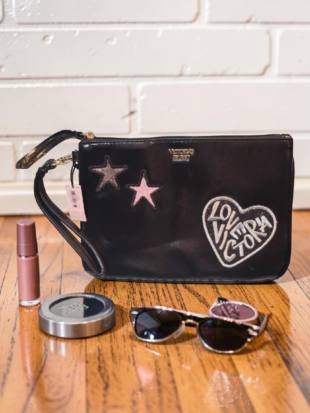 🏷️ NWT Victoria’s Secret Love Victoria Wristlet Clutch Pouch Bag